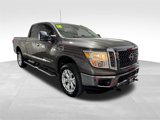 Used 2018 Nissan Titan SV w/ SV Convenience Package image 3