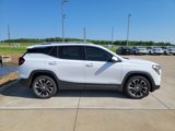 Used 2022 GMC Terrain SLT w/ Infotainment Package II image 2