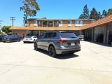 Used 2023 Volkswagen Tiguan SE R-Line image 4