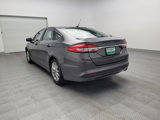 Used 2017 Ford Fusion SE image 5