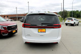 Used 2022 Chrysler Pacifica Touring-L image 4