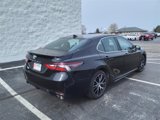 Used 2021 Toyota Camry SE image 3