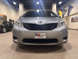 Used 2016 Toyota Sienna L image 2