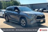 Used 2021 Toyota Highlander XLE image 2