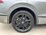 Used 2022 Volkswagen Tiguan SE R-Line image 5