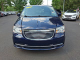 Used 2015 Chrysler Town & Country Touring image 2