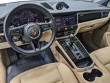 Certified 2025 Porsche Macan image 4