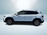 Certified 2022 Volkswagen Taos SE image 3