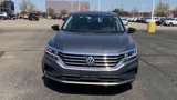 Used 2022 Volkswagen Passat 2.0T image 3