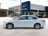 Used 2015 Nissan Altima 2.5 SV image 2