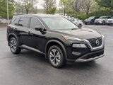 Used 2021 Nissan Rogue SV image 2