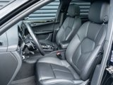 Certified 2023 Porsche Macan image 5