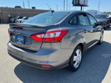 Used 2013 Ford Focus SE w/ SE Winter Pkg image 3