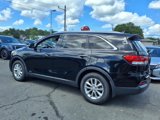 Used 2017 Kia Sorento LX w/ LX Convenience Package image 4