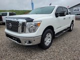 Used 2018 Nissan Titan SV w/ SV Convenience Package image 3