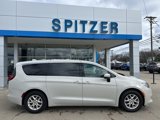 Used 2017 Chrysler Pacifica LX image 3