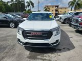Used 2022 GMC Terrain SLE w/ Driver Convenience Package image 2