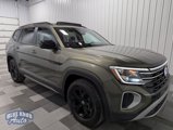 Used 2024 Volkswagen Atlas Peak Edition SE image 5