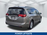 Used 2017 Chrysler Pacifica Touring-L image 4