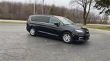 Used 2022 Chrysler Pacifica Touring-L image 2
