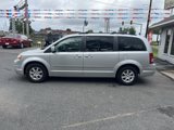 Used 2010 Chrysler Town & Country Touring image 3