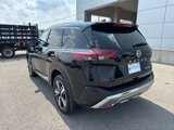 Used 2021 Nissan Rogue Platinum image 3