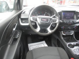 Used 2022 GMC Terrain SLE w/ Driver Convenience Package image 4