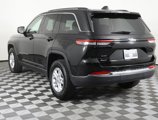 Used 2023 Jeep Grand Cherokee Laredo image 4