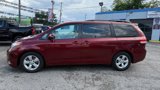 Used 2014 Toyota Sienna LE image 2