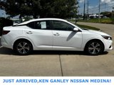 Used 2022 Nissan Sentra SV image 2