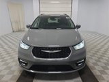 Used 2022 Chrysler Pacifica Touring-L image 2