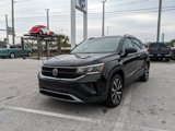 Certified 2022 Volkswagen Taos SE w/ Panoramic Sunroof Package image 3