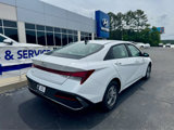 New 2025 Hyundai Elantra SE image 3