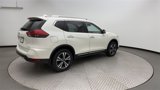Used 2017 Nissan Rogue SL image 2