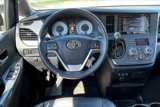 Used 2018 Toyota Sienna SE image 5