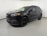 Used 2022 Ford Edge SE w/ Black Appearance Package image 3