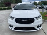 Used 2024 Chrysler Pacifica Pinnacle image 2