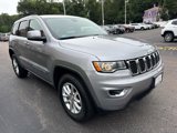 Used 2021 Jeep Grand Cherokee Laredo image 3