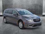 Used 2022 Chrysler Pacifica Touring-L image 3