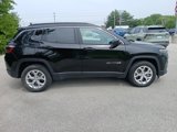 Used 2024 Jeep Compass Latitude image 6