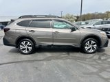 Used 2021 Subaru Outback Limited image 4
