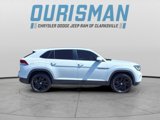Used 2022 Volkswagen Atlas Cross Sport SE w/ Black Wheel Package image 2