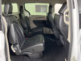 Used 2023 Chrysler Pacifica Touring-L image 5