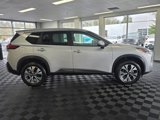 Used 2023 Nissan Rogue SV image 3