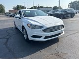 Used 2017 Ford Fusion SE w/ Fusion SE Technology Package image 4