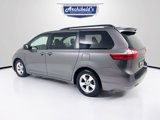 Used 2017 Toyota Sienna LE image 5