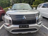 Used 2024 Mitsubishi Outlander SE image 2