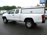 Used 2018 Toyota Tacoma SR image 4