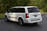 Used 2014 Chrysler Town & Country Touring-L w/ Driver Convenience Group image 3