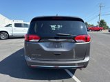 Used 2017 Chrysler Pacifica Touring-L image 6